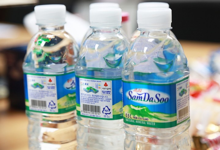 제주개발공사, 노숙인 위해 삼다수 1만여병 기부