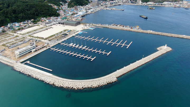 [울진=뉴시스] 이바름 기자 = 경북 울진군 후포 마리나항만 개발사업.(사진=울진군청 제공) 2022.08.11. photo@newsis.com *재판매 및 DB 금지