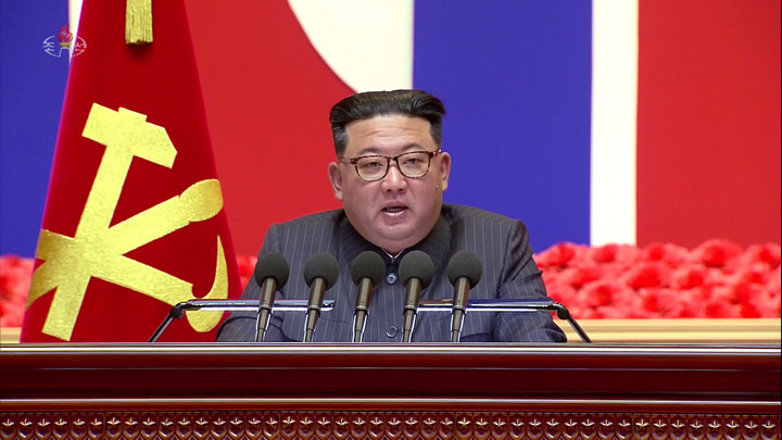 [서울=뉴시스]지난 11일 북한 조선중앙TV는 김정은 조선노동당 총비서 겸 국무위원장이 10일 전국비상방역총화회의를 주재했다고 보도했다. (사진 = 조선중앙TV 갈무리) 2022.08.11. photo@newsis.com *재판매 및 DB 금지