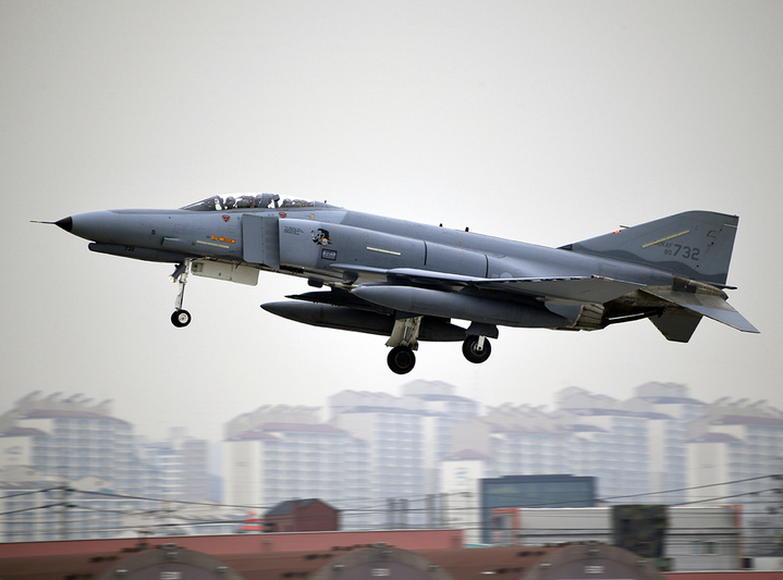 [서울=뉴시스]F-4E 전투기. 2022.08.12. (사진=공군 제공) *재판매 및 DB 금지