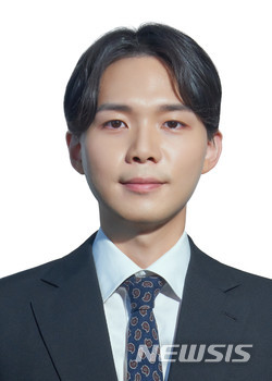 [서울=뉴시스]강민구 고려대 의대 예방의학과 전문의. (사진= 대한전공의협의회 제공) 2022.08.12