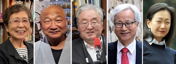 [서울=뉴시스] 제26회 만해대상 평화대상 수상자 우쓰미 아이코 명예교수, 실천대상 수상자 탄경 스님과 이상묵 교수, 문예대상 수상자 유자효 시인과 이민진 작가 (사진=동국대 제공) 2022.08.14. photo@newsis.com *재판매 및 DB 금지