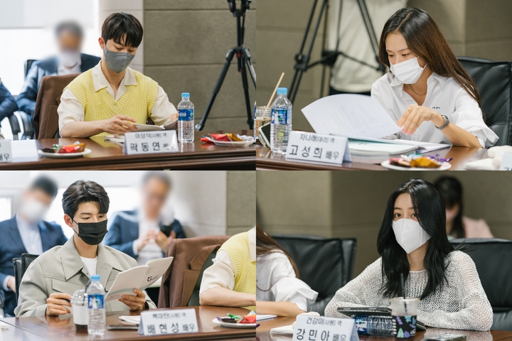 [서울=뉴시스] '가우스전자' 대본리딩. 2022.08.17.(사진=플래닛 제공) photo@newsis.com*재판매 및 DB 금지 *재판매 및 DB 금지