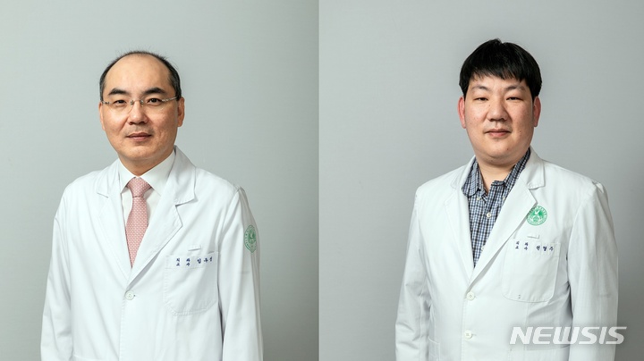 [서울=뉴시스]이대여성암병원 임우성 권형주 센터장. (사진= 이화의료원 제공) 2022.08.17