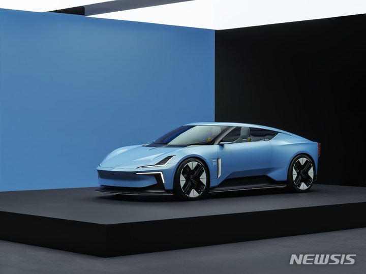 [서울=뉴시스]'폴스타 6'로 생산이 결정된 전기 로드스터 '폴스타 오투 콘셉트'.(사진=폴스타코리아 제공) 2022.8.17 photo@newsis.com