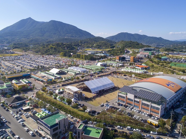 [산청=뉴시스]산청한방약초축제 축제장 전경. *재판매 및 DB 금지