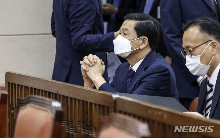 [서울=뉴시스] 전진환 기자 = 김순호 행정안전부 경찰국장이 18일 서울 여의도 국회 행정안전위원회 전체회의에 출석해 자리하고 있다. (공동취재사진) 2022.08.18. photo@newsis.com