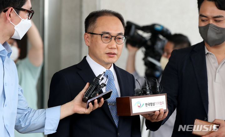 [서울=뉴시스] 추상철 기자 = 이원석 검찰총장 후보자가 18일 오후 서울 서초구 대검찰청에서 입장을 발표하고 있다. 2022.08.18. scchoo@newsis.com