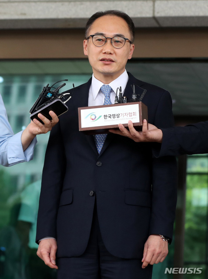 [서울=뉴시스] 추상철 기자 = 이원석 검찰총장 후보자가 18일 오후 서울 서초구 대검찰청에서 입장을 발표하고 있다. 2022.08.18. scchoo@newsis.com