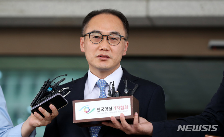 [서울=뉴시스] 추상철 기자 = 이원석 검찰총장 후보자가 18일 오후 서울 서초구 대검찰청에서 입장을 발표하고 있다. 2022.08.18. scchoo@newsis.com