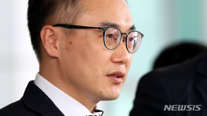 [서울=뉴시스] 추상철 기자 = 이원석 검찰총장 후보자가 18일 오후 서울 서초구 대검찰청에서 입장을 발표하고 있다. 2022.08.18. scchoo@newsis.com