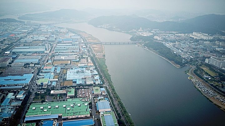 [대구=뉴시스] 고여정 기자 = 구미국가산업단지 전경. 2022.08.19 (사진 = 대구환경운동연합) ruding@newsis.com *재판매 및 DB 금지