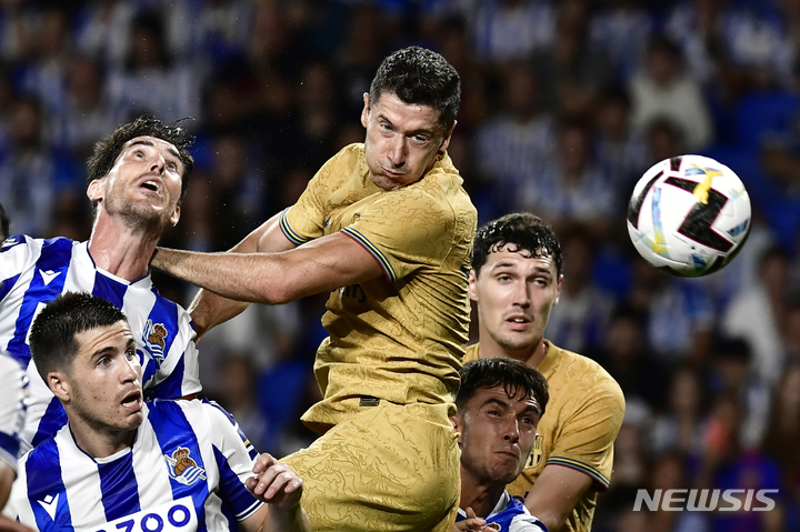 [산세바스티안=AP/뉴시스]득점 기계 레반도프스키. 2022.08.21.