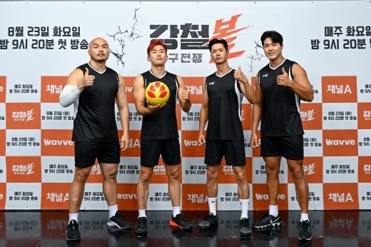 왼쪽부터 황충원, 이진봉, 오종혁, 이주용
