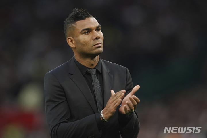 [맨체스터=AP/뉴시스]맨유, 카세미루 영입. 2022.08.22.