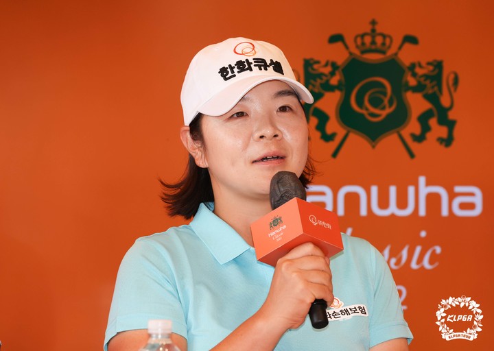 [서울=뉴시스] 정병혁 기자 = 일본여자프로골프(JLPGA) 투어 노부타그룹 마스터스에서 우승한 이민영. 사진은 지난 2022년 강원 춘천시 제이드팰리드GC에서 열린 한화 클래식 2022 공식 기자회견 당시. (사진=KLPGA 제공) *재판매 및 DB 금지