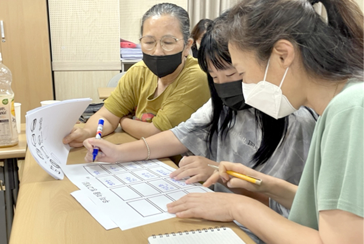 [곡성=뉴시스] 전남 곡성군은 지역의 초등학생들이 석곡면에서 '자원발굴 프로젝트'를 진행한다고 25일 밝혔다. (사진=곡성군청 제공). photo@newsis.com *재판매 및 DB 금지