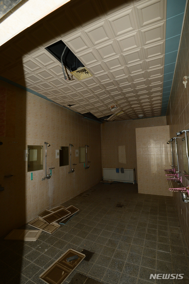 [남해=뉴시스] 스포츠파크  실내수영장