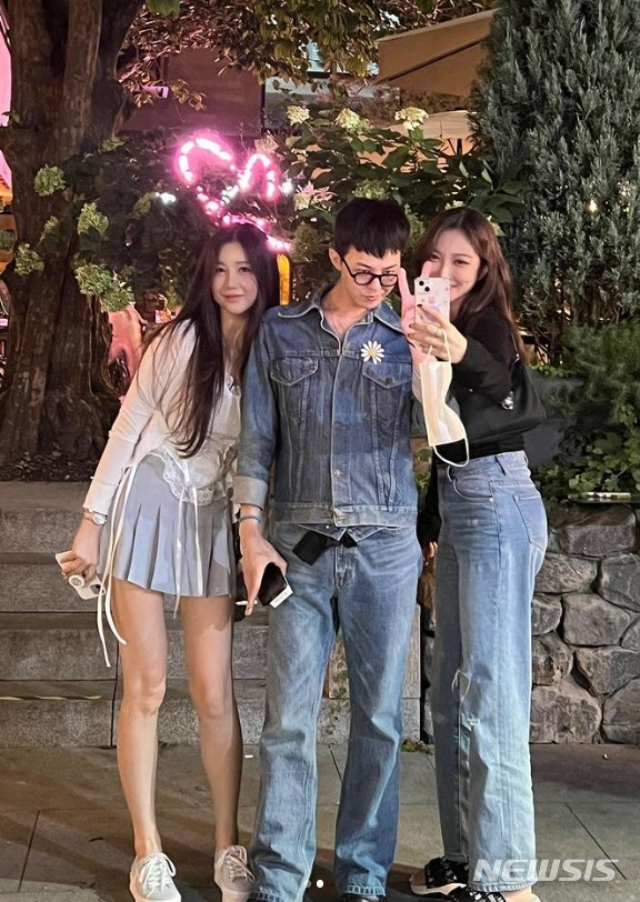 [서울=뉴시스] 박가린, 지드래곤, 가을. 2022.08.28. (사진 = 박가린 인스타그램 캡쳐) photo@newsis.com*재판매 및 DB 금지