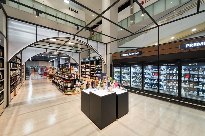 롯데마트 김포공항점 와인 매장(사진=롯데마트) *재판매 및 DB 금지