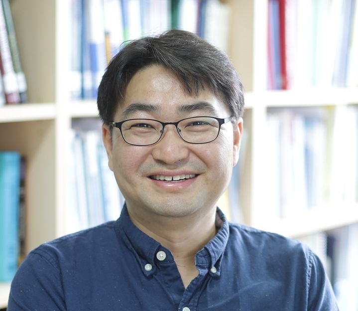 사진은 포스텍 화학공학과 이기라 교수 *재판매 및 DB 금지