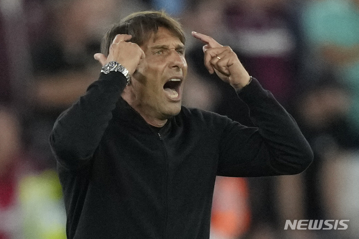 [런던=AP/뉴시스]토트넘 콘테 감독. 2022.08.31.