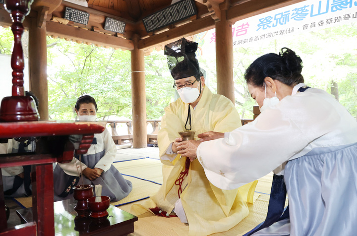 [함양=뉴시스]제17회 함양산삼축제 성공기원 고유제. *재판매 및 DB 금지