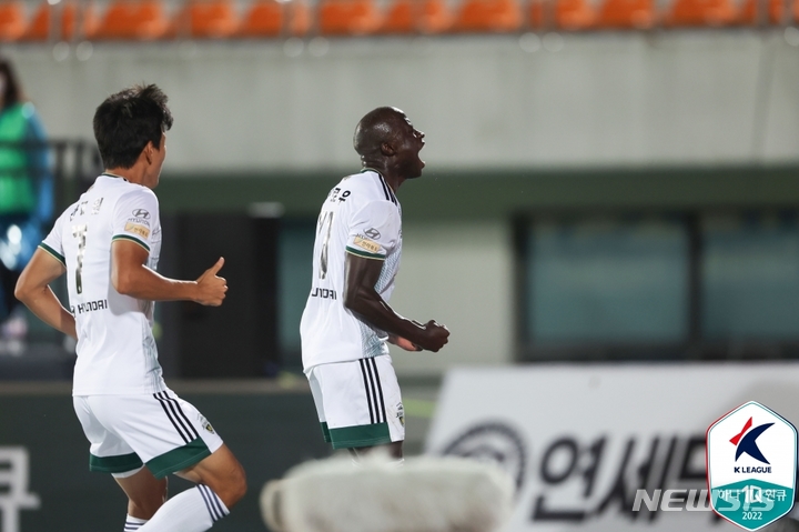 [서울=뉴시스]프로축구 전북 현대 바로우 (사진 = 프로축구연맹 제공)