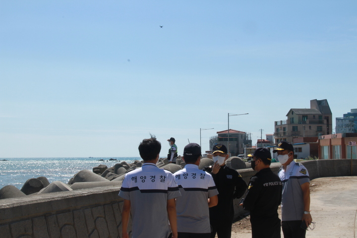 [포항=뉴시스] 이바름 기자 = 경북 포항해양경찰서는 지난 6일 오전 7시10분께 경운기를 타고 나간 뒤 연락이 끊긴 80대 남성을 찾고 있다고 7일 밝혔다.(사진=포항해양경찰서 제공) 2022.09.07. photo@newsis.com *재판매 및 DB 금지