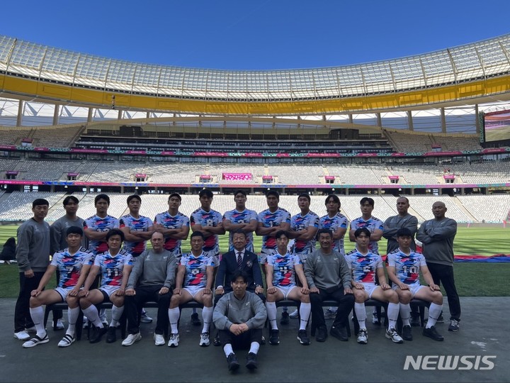 [서울=뉴시스]럭비 7인제 대표팀, 월드컵에서 짐브바웨 상대로 첫 승 (사진 = 대한럭비협회 제공)