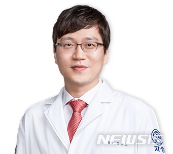 [서울=뉴시스]왕오호 목동자생한방병원 병원장. (사진= 자생한방병원 제공) 2022.09.13