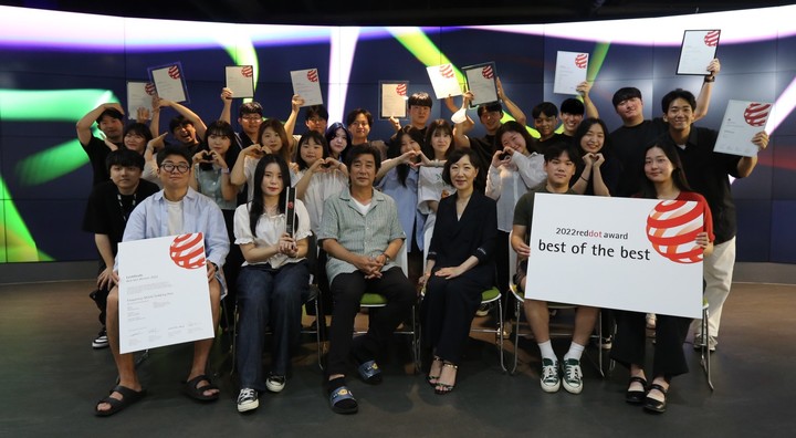 [부산=뉴시스] 동서대학교는 세계 3대 디자인상 중 하나인 '2022년 레드닷 어워드'(Reddot Award)에서 총 11개의 위너(Winner)를 수상했다고 14일 밝혔다. (사진=동서대 제공) *재판매 및 DB 금지