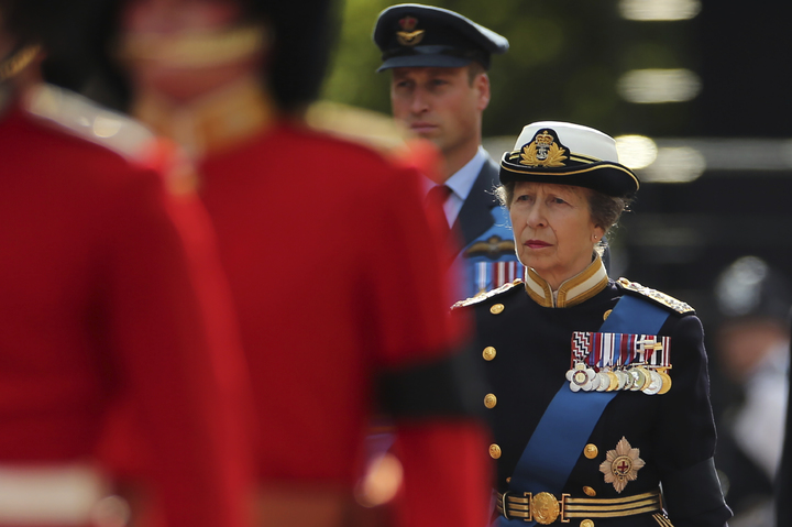 [런던=AP/뉴시스] 14일 영국 왕실 앤 공주가 런던 버킹엄궁에서 진행된 엘리자베스 2세 여왕의 관 운구 행렬에 참석했다. 2022.09.16 *재판매 및 DB 금지