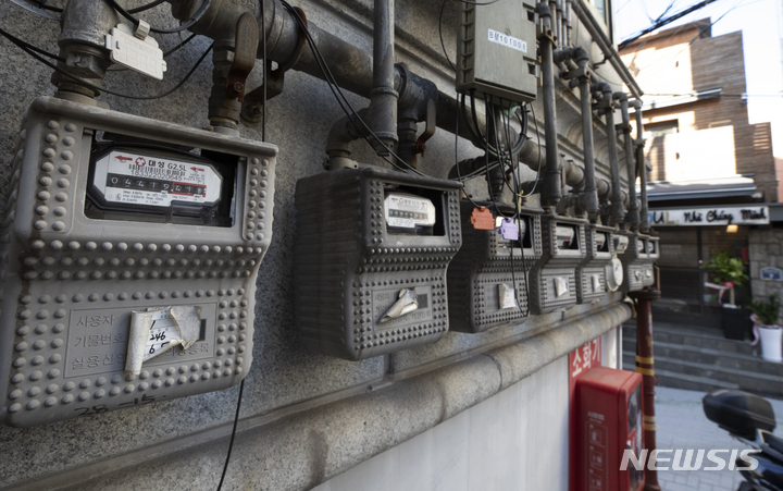 [서울=뉴시스]19일 오전 서울 시내의 한 다세대 주택에 설치된 가스 계량기 모습. 2022.09.19. (뉴시스DB)