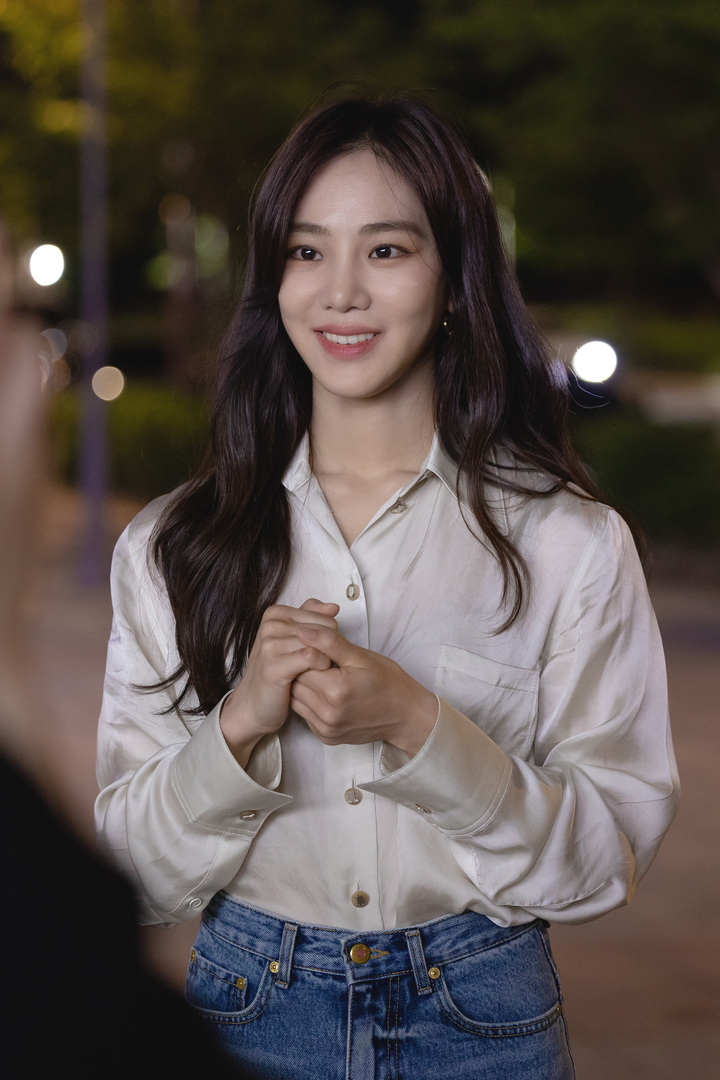 [서울=뉴시스] '개미가 타고 있어요' 한지은. 2022.09.20. (사진=시크릿이엔티 제공) photo@newsis.com *재판매 및 DB 금지 *재판매 및 DB 금지