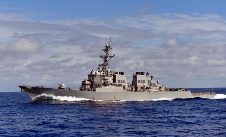 [서울=뉴시스] ﻿﻿남중국해 영유권 갈등이 고조되는 가운데 미국 구축함이 스카버러 암초(중국명 황옌다오·필리핀명 바조데마신록) 인근을 항행하자 중국군이 퇴거 조치를 했다고 주장했다. 미 해군 알레이버크급 유도미사일 구축함 히긴스함 자료사진. 2025.08.13