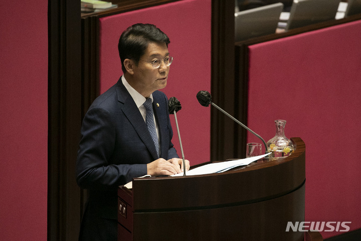 [서울=뉴시스] 김선웅 기자 = 김수흥 더불어민주당 의원. (공동취재사진) 2022.09.21. photo@newsis.com
