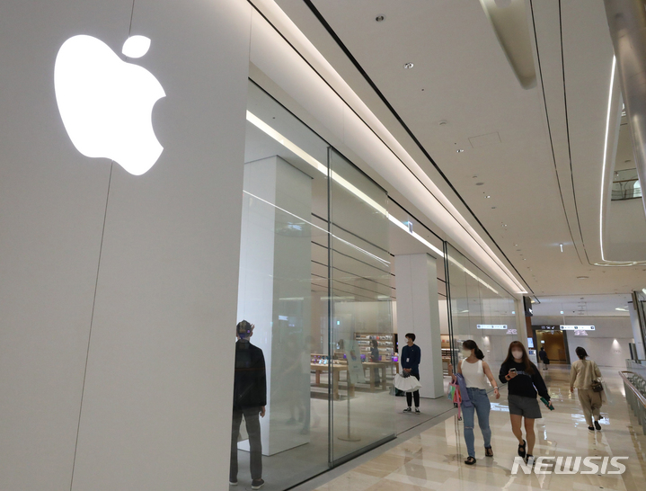 [서울=뉴시스] 김금보 기자 = 지난 9월 개점한 국내 4호 애플스토어 '애플 잠실'. 2022.09.22. kgb@newsis.com