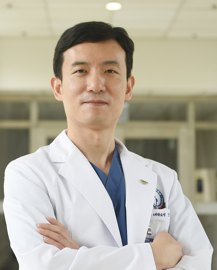 [수원=뉴시스] 아주대병원 비뇨의학과 조대성 교수. (사진=아주대병원 제공) 2022.09.23. photo@newsis.com *재판매 및 DB 금지