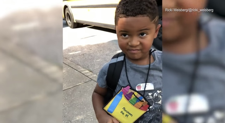 [서울=뉴시스] "형편없는 샌드위치" 로 화제를 모았던 한 소년이 그 관심을 이용하여 어린이 기아 문제를 해결하는 데에 도움을 주고 싶다고 밝혔다. <사진 출처 : CBS News 유튜브 캡처> 2022.09.23. *재판매 및 DB 금지