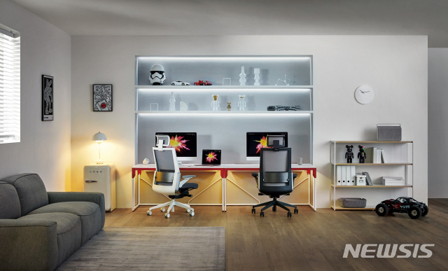[서울=뉴시스] 데스커 게이밍 데스크. (사진=뉴시스 DB). photo@newsis.com