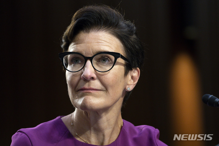 [워싱턴DC=AP/뉴시스] 제인 프레이저 씨티그룹 최고경영자(CEO)가 미 연방 상원 은행위원회에 참석했다. 2022.10.22.