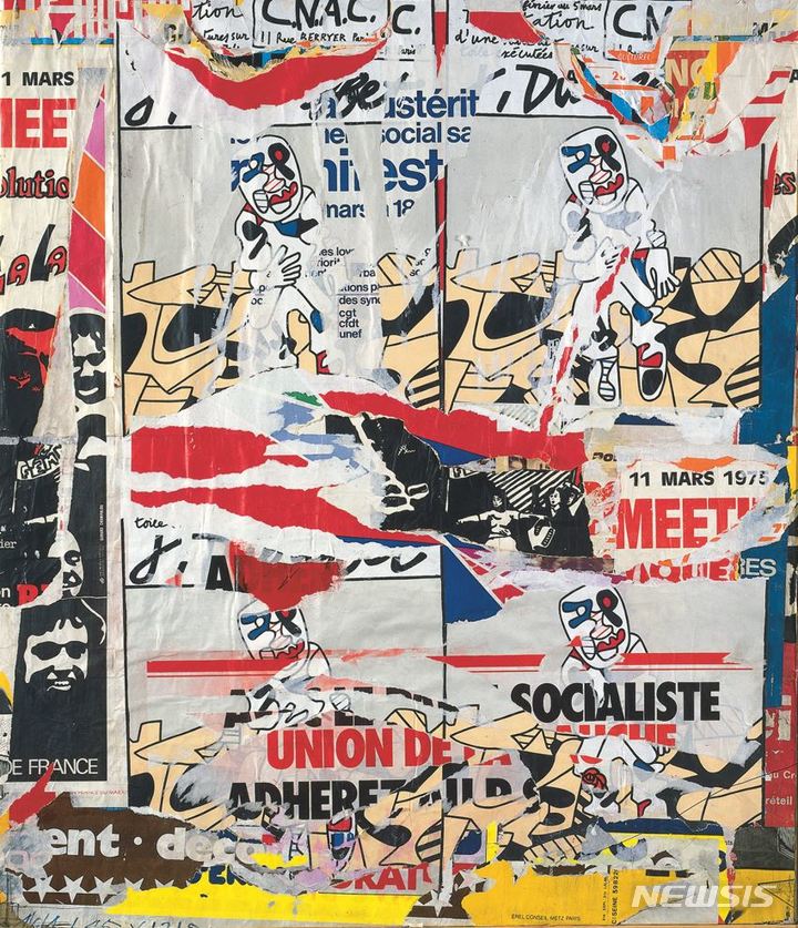 [서울=뉴시스]JACQUES VILLEGLÉ Place Maurice Quentin 4 avril 1975 Afﬁches lacérées marouﬂées sur toile154 x 121,5 cm Courtesy Galerie GP & N Vallois, Paris sauf mention contraire © ADAGP, Paris – SACK, Séoul