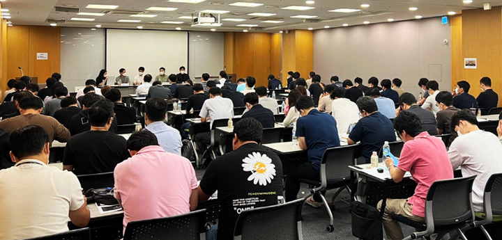 [서울=뉴시스]교육에서 각 부서별 주요 담당자들이 전문 패널로 나서 건전화 업무를 공유하고 있다. 2022.09.26. (사진=스포츠토토코리아 제공) *재판매 및 DB 금지