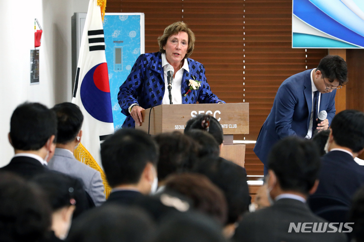[서울=뉴시스] 조성우 기자 = 수잔 숄티 북한자유연합 대표가 26일 오후 서울 중구 한국프레스센터에서 열린 제19회 북한자유주간 개막식에서 발언하고 있다. 2022.09.26. xconfind@newsis.com