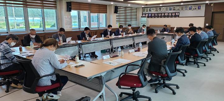 [서울=뉴시스] 가축분뇨 관련 제도개선 전담조직 회의 사진(사진=환경부 제공) *재판매 및 DB 금지 *재판매 및 DB 금지