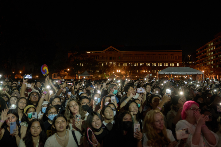[서울=뉴시스] 'K팝 페스타' 미국 관객. 2022.09.27. (사진= 한국국제문화교류진흥원 제공) photo@newsis.com*재판매 및 DB 금지 *재판매 및 DB 금지