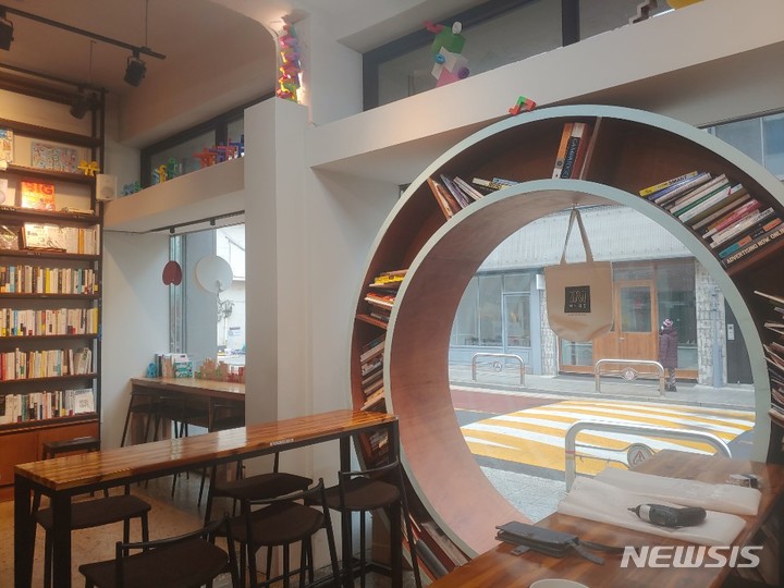 [서울=뉴시스] 서울 조계사는 '경복궁 책방길'과 연계한 1박2일 체험형 템플스테이를 10월7~8일, 11월11~12일 진행한다. (사진=조계사 제공) 2022.09.30. photo@newsis.com *재판매 및 DB 금지