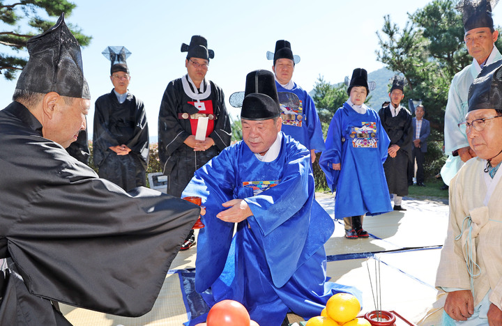 [산청=뉴시스]산청한방약초축제 산신제 및 숭모제 봉행. *재판매 및 DB 금지