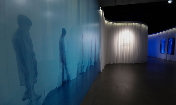 [서울=뉴시스] '2022 BTS 엑시비션 : 프루프(EXHIBITION : Proof)' 인 서울(in SEOUL) 증명의 가치. 2022.10.01. (사진= 하이브 제공) photo@newsis.com*재판매 및 DB 금지 *재판매 및 DB 금지
